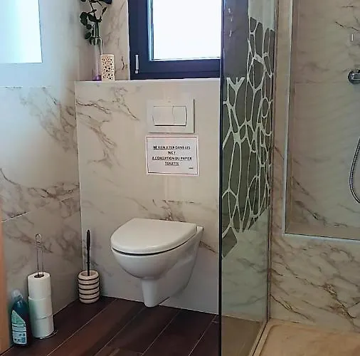 Agreable Dans Le Maquis Couette-café Bonifacio (Corsica)